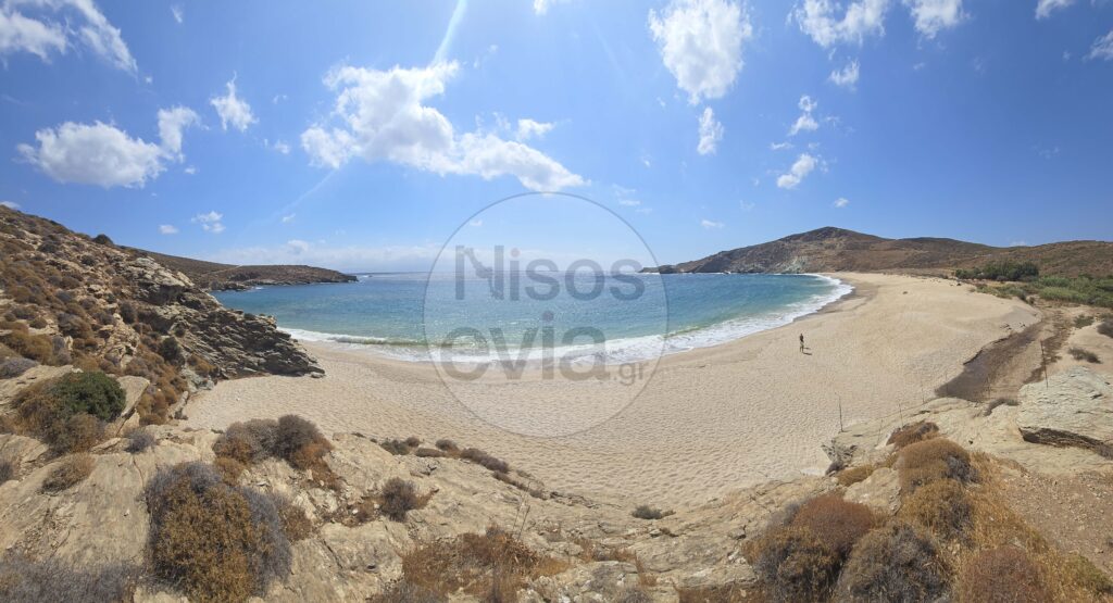 paralia livadi karystos